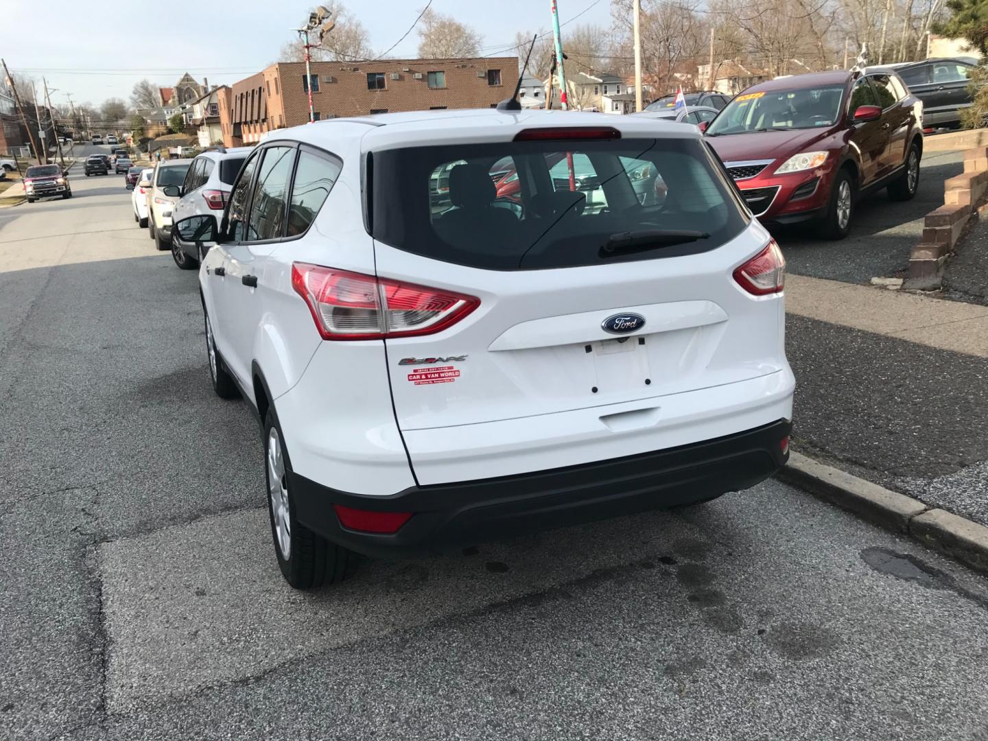 2015 White /Gray Ford Escape S (1FMCU0F72FU) with an 2.5 V4 engine, Automatic transmission, located at 577 Chester Pike, Prospect Park, PA, 19076, (610) 237-1015, 39.886154, -75.302338 - Photo#5